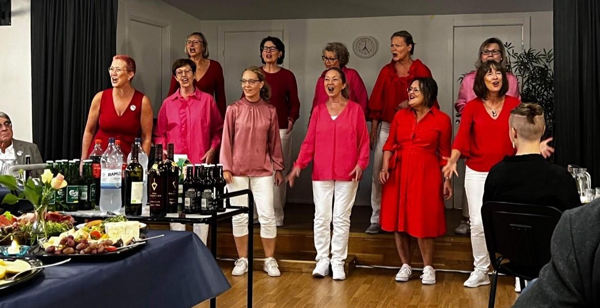 Harmony Bells uppträder på guldbröllopsfest